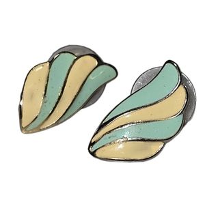 Vintage 80s Pastel Gold Tone Earrings19